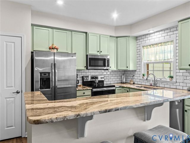 8979 Ringview Dr, Mechanicsville, VA 23116