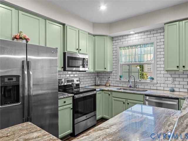 8979 Ringview Dr, Mechanicsville, VA 23116