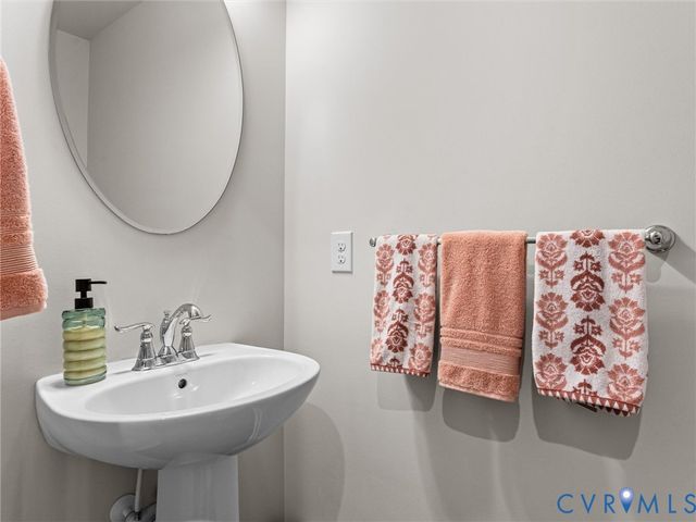 8979 Ringview Dr, Mechanicsville, VA 23116