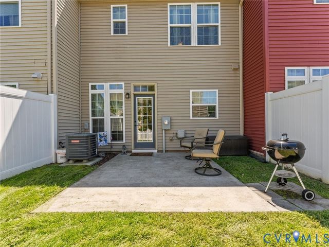 8979 Ringview Dr, Mechanicsville, VA 23116