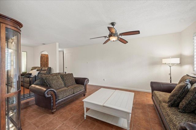 7018 Checkerbloom Way, Citrus Heights, CA 95610