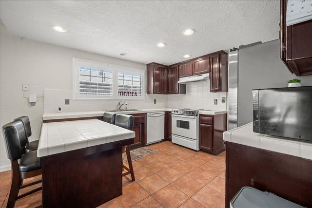 7018 Checkerbloom Way, Citrus Heights, CA 95610