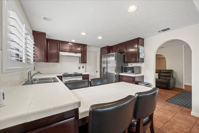 7018 Checkerbloom Way, Citrus Heights, CA 95610