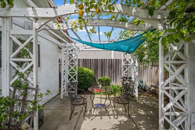 7018 Checkerbloom Way, Citrus Heights, CA 95610