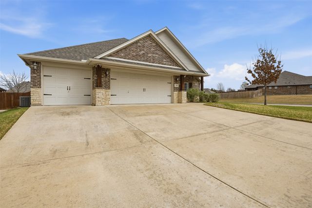 1029 Destrehan Court, Burleson, TX 76028