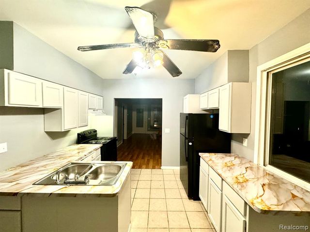 14644 Stephens Drive, Eastpointe, MI 48021