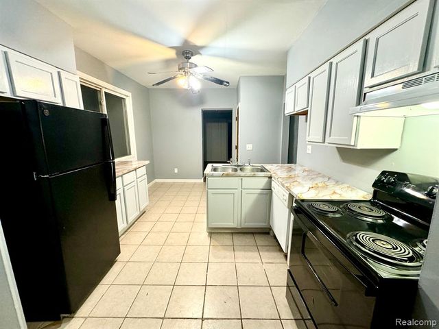 14644 Stephens Drive, Eastpointe, MI 48021