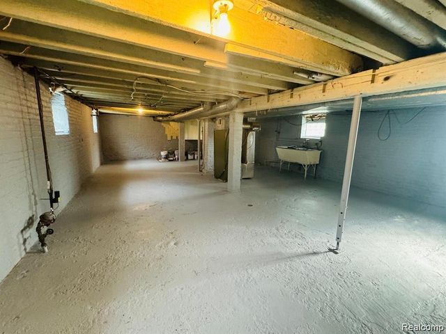 14644 Stephens Drive, Eastpointe, MI 48021