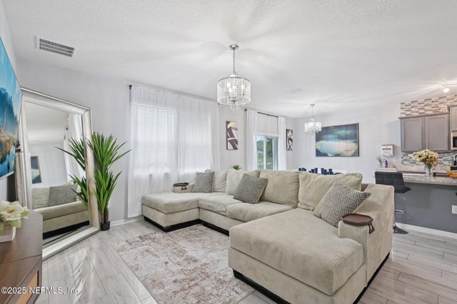 6787 SANDLE Drive, Jacksonville, FL 32219