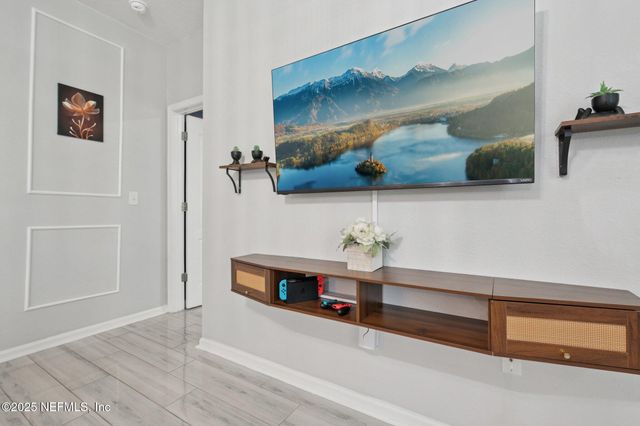 6787 SANDLE Drive, Jacksonville, FL 32219