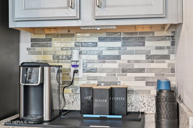 6787 SANDLE Drive, Jacksonville, FL 32219