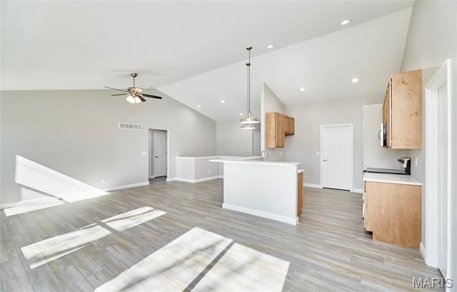 28725 Woodland Heights Drive, Warrenton, MO 63383