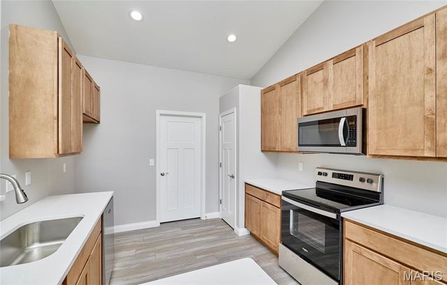 28725 Woodland Heights Drive, Warrenton, MO 63383