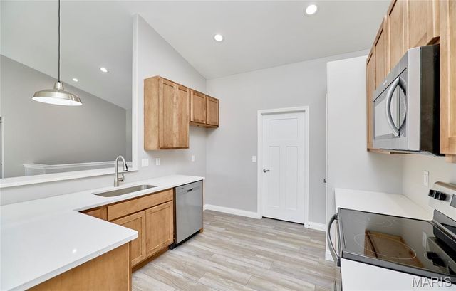 28725 Woodland Heights Drive, Warrenton, MO 63383