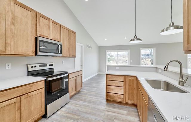 28725 Woodland Heights Drive, Warrenton, MO 63383