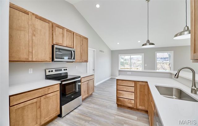 28725 Woodland Heights Drive, Warrenton, MO 63383