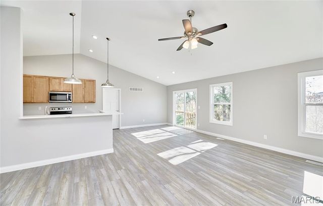 28725 Woodland Heights Drive, Warrenton, MO 63383