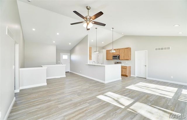 28725 Woodland Heights Drive, Warrenton, MO 63383