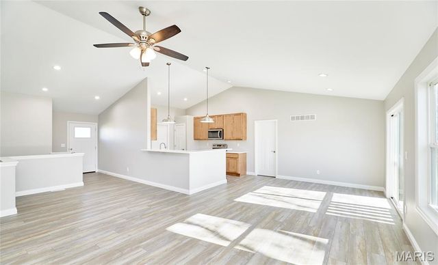 28725 Woodland Heights Drive, Warrenton, MO 63383