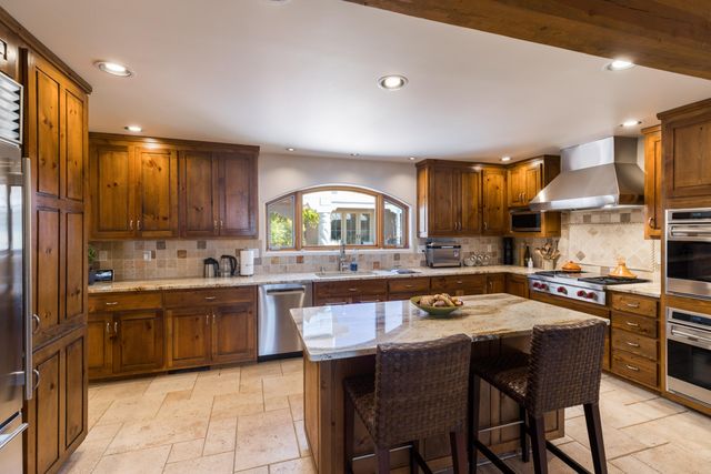 5 Montana Court, Santa Fe, NM 87508