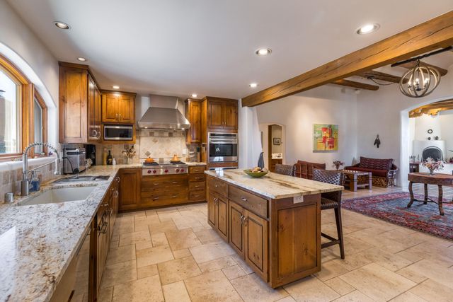 5 Montana Court, Santa Fe, NM 87508