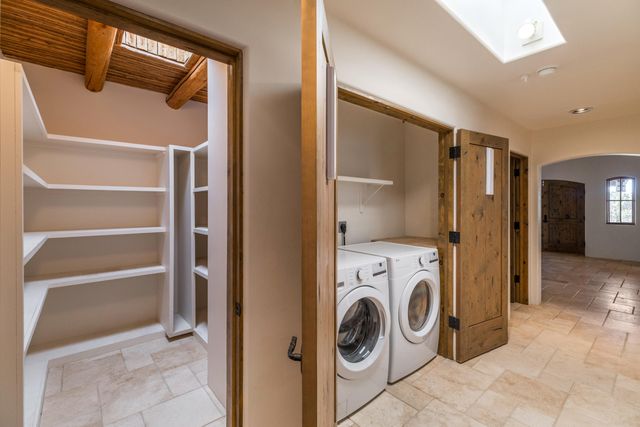 5 Montana Court, Santa Fe, NM 87508