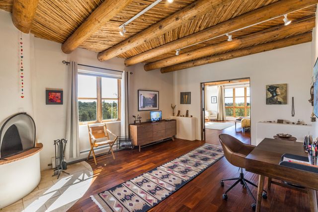 5 Montana Court, Santa Fe, NM 87508