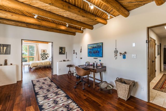 5 Montana Court, Santa Fe, NM 87508