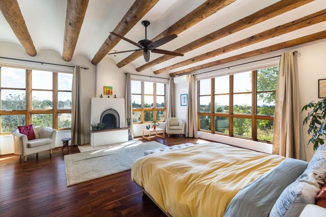 5 Montana Court, Santa Fe, NM 87508