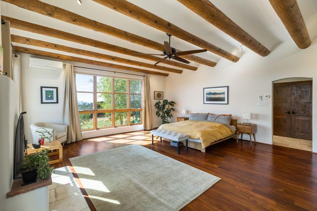 5 Montana Court, Santa Fe, NM 87508