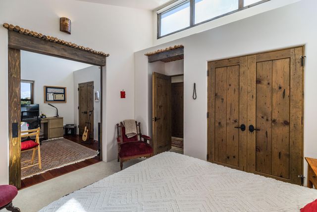 5 Montana Court, Santa Fe, NM 87508