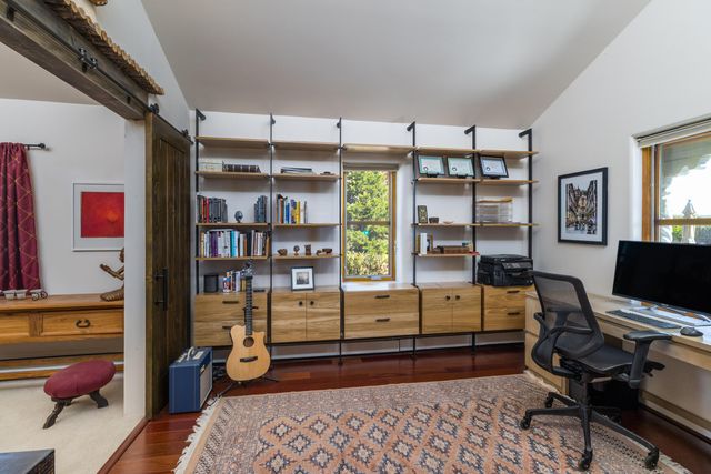 5 Montana Court, Santa Fe, NM 87508