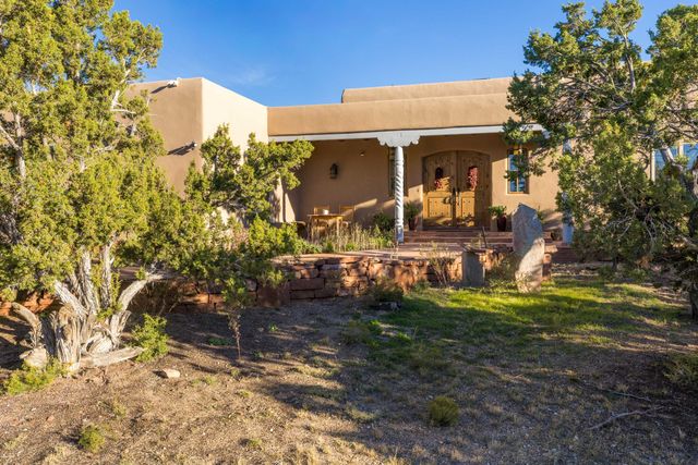 5 Montana Court, Santa Fe, NM 87508