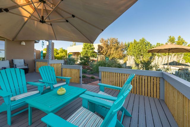 5 Montana Court, Santa Fe, NM 87508