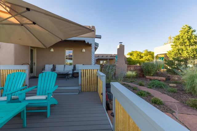 5 Montana Court, Santa Fe, NM 87508