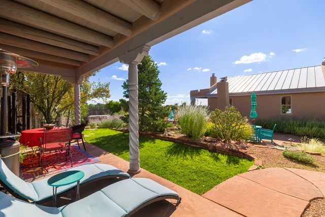 5 Montana Court, Santa Fe, NM 87508