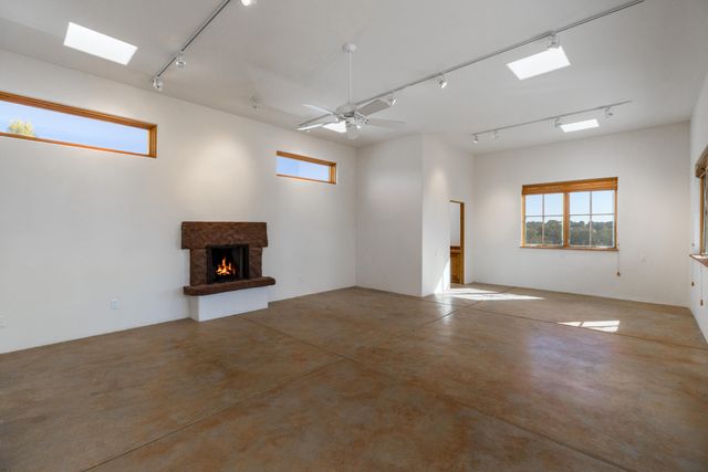 5 Montana Court, Santa Fe, NM 87508