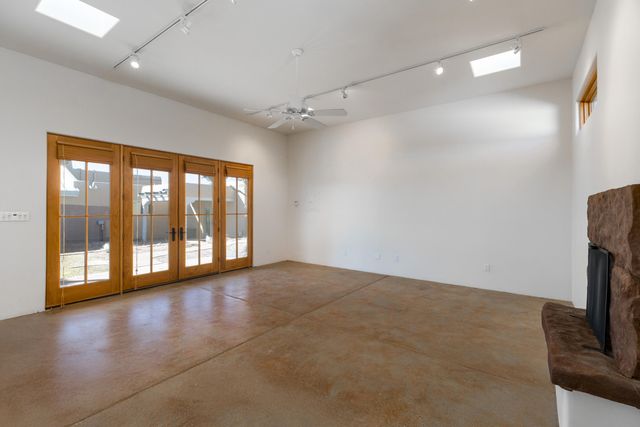 5 Montana Court, Santa Fe, NM 87508