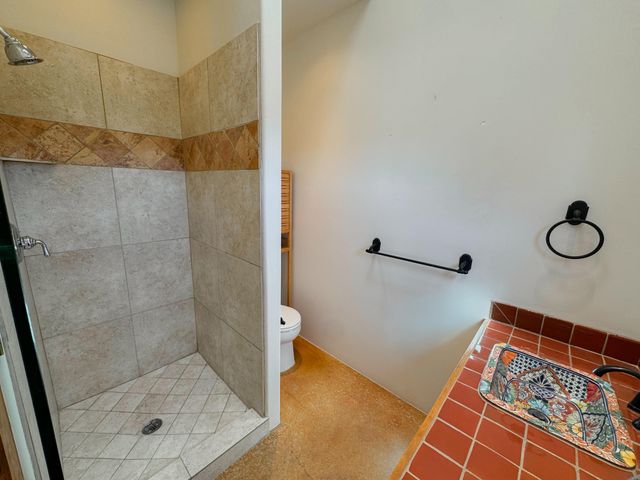 5 Montana Court, Santa Fe, NM 87508