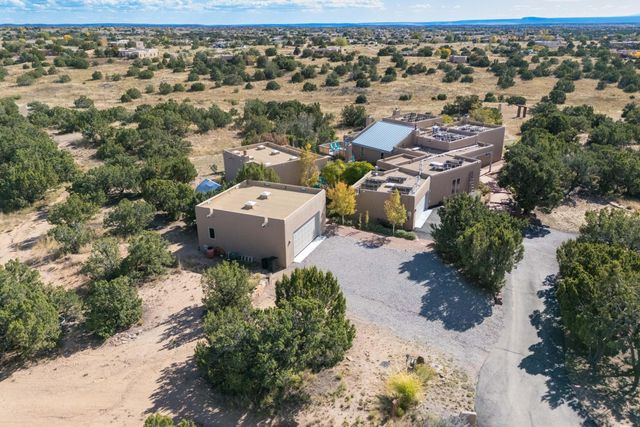 5 Montana Court, Santa Fe, NM 87508