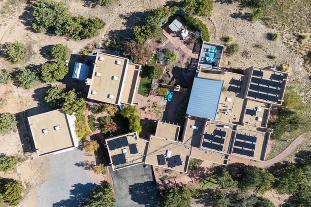 5 Montana Court, Santa Fe, NM 87508