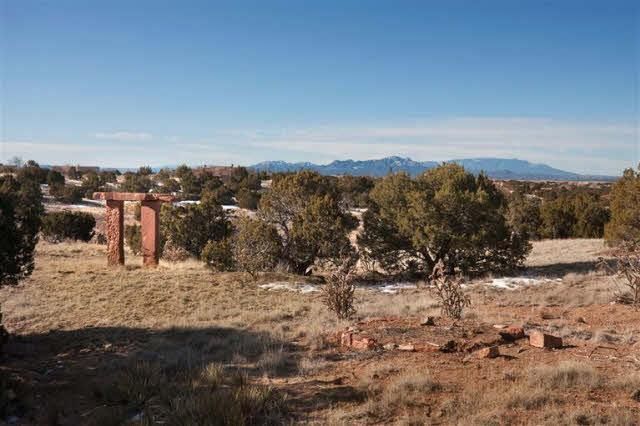 5 Montana Court, Santa Fe, NM 87508
