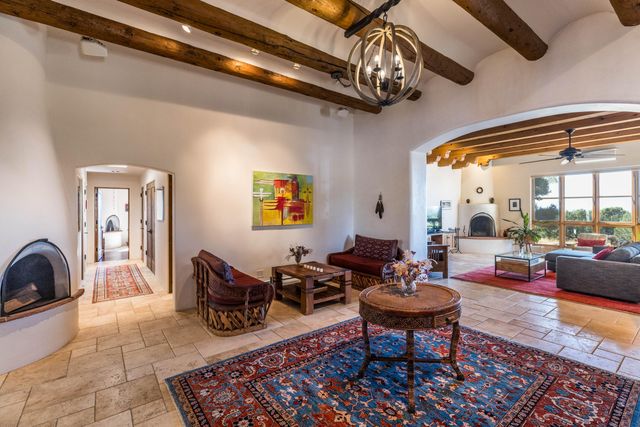 5 Montana Court, Santa Fe, NM 87508