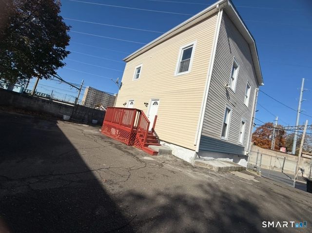 26 Clarence Street 1, Bridgeport, CT 06608