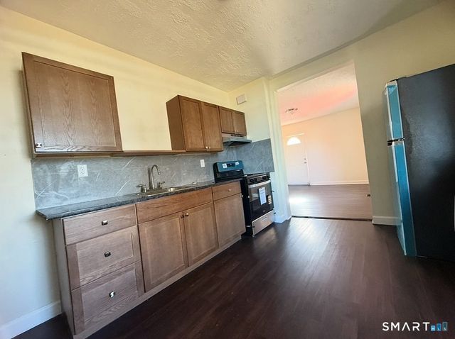 26 Clarence Street 1, Bridgeport, CT 06608