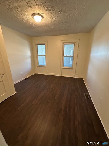 26 Clarence Street 1, Bridgeport, CT 06608