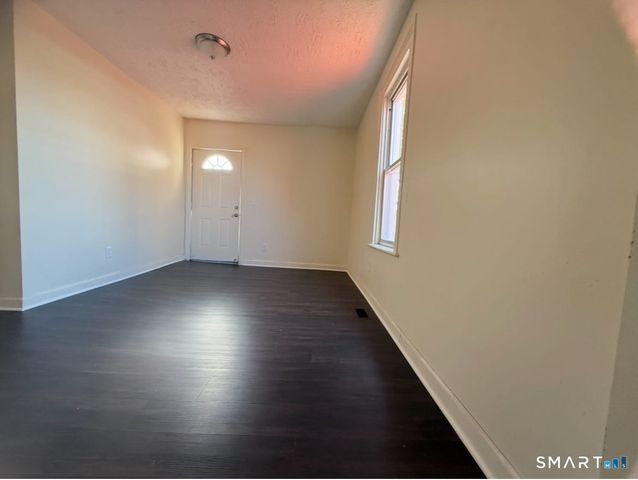 26 Clarence Street 1, Bridgeport, CT 06608