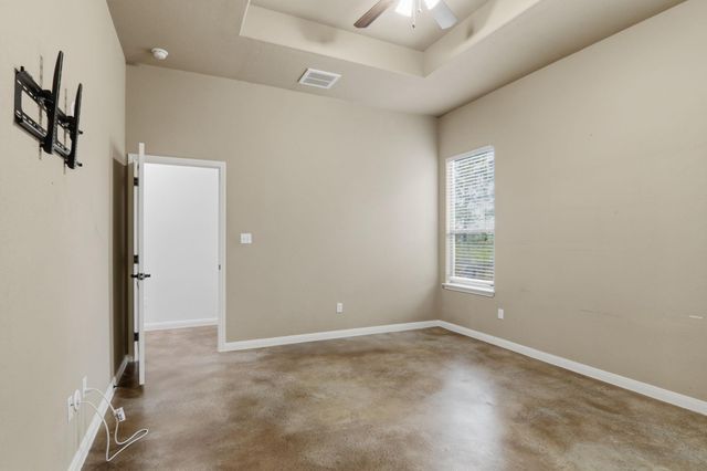 173 Kipahulu DR, Bastrop, TX 78602