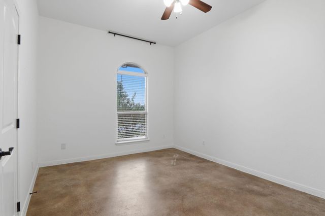 173 Kipahulu DR, Bastrop, TX 78602