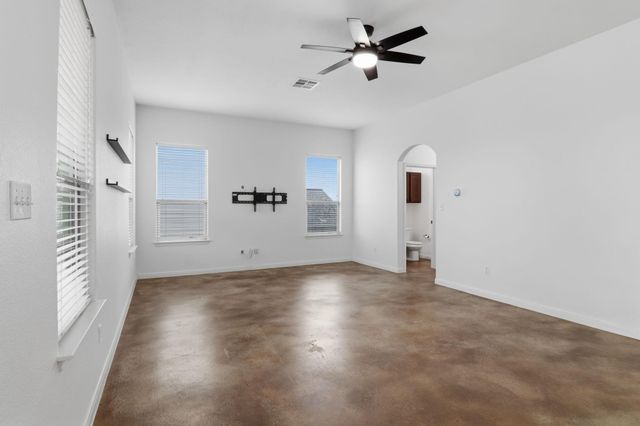 173 Kipahulu DR, Bastrop, TX 78602